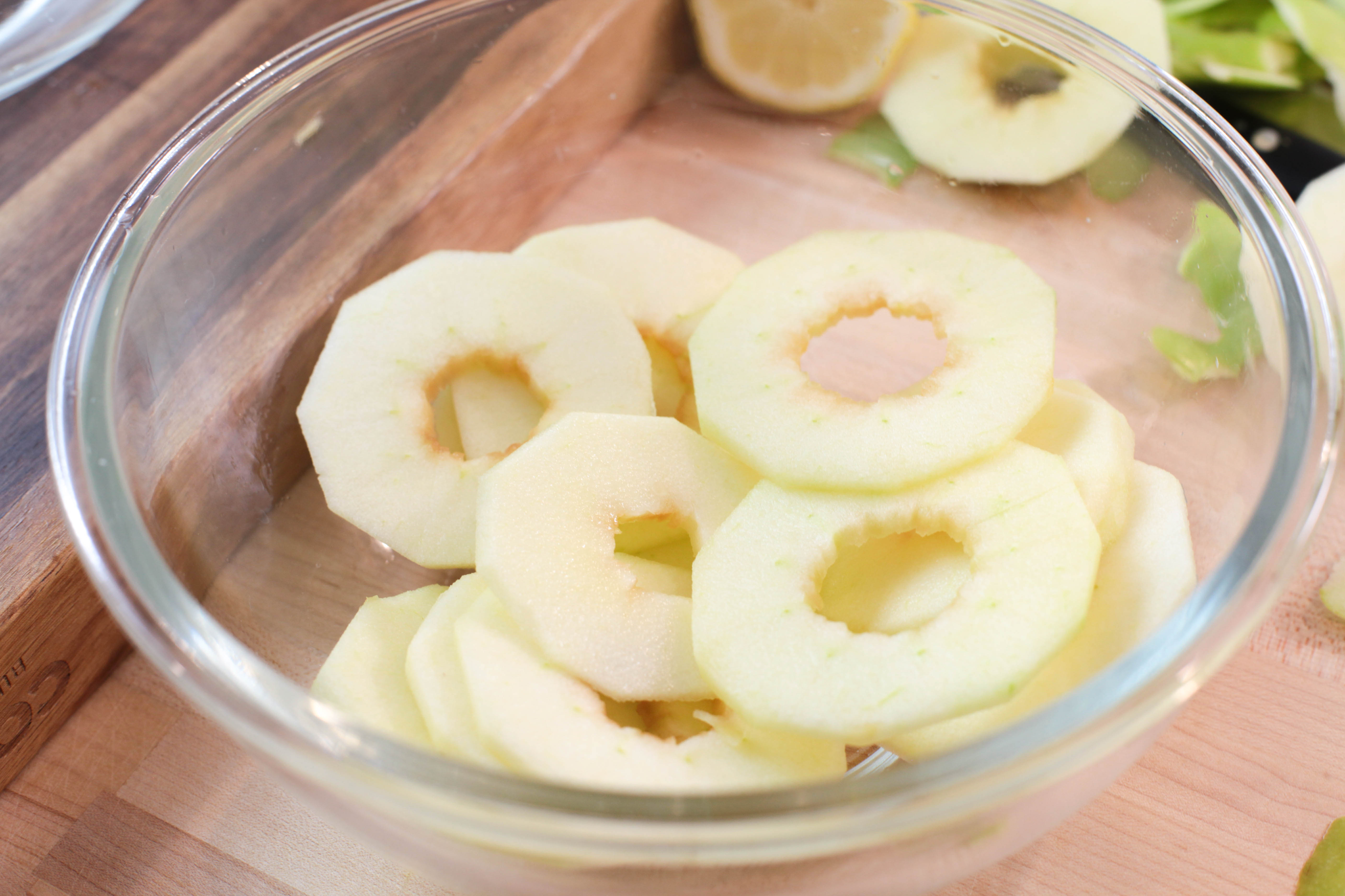 apple slices tossed in lemon juice